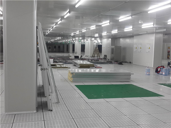 歐菲光 手機(jī)觸屏生產(chǎn)車(chē)間